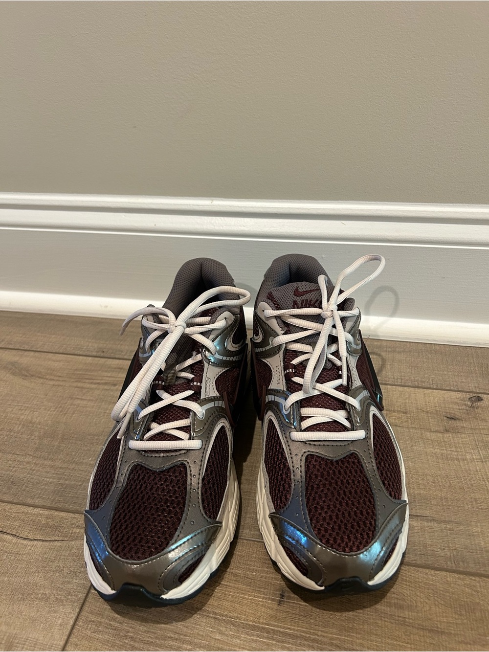 Nike V5 RNR - Picture 2 of 8